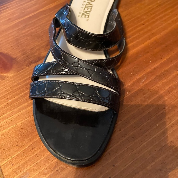 Size 9 M Womens sandals Premiere Collection - Picture 4 of 4